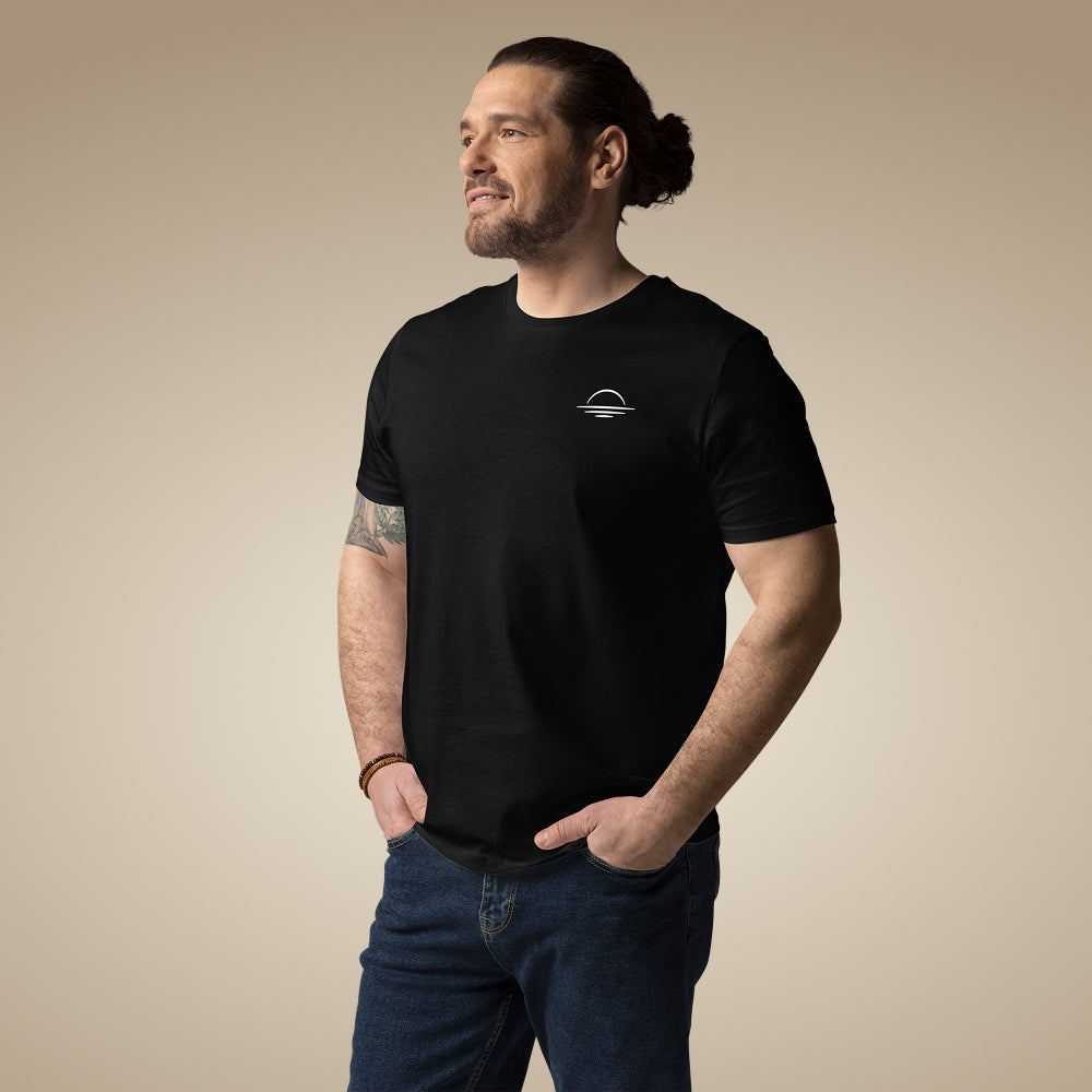 Men’s organic cotton t-shirt in black with minimal chest logo