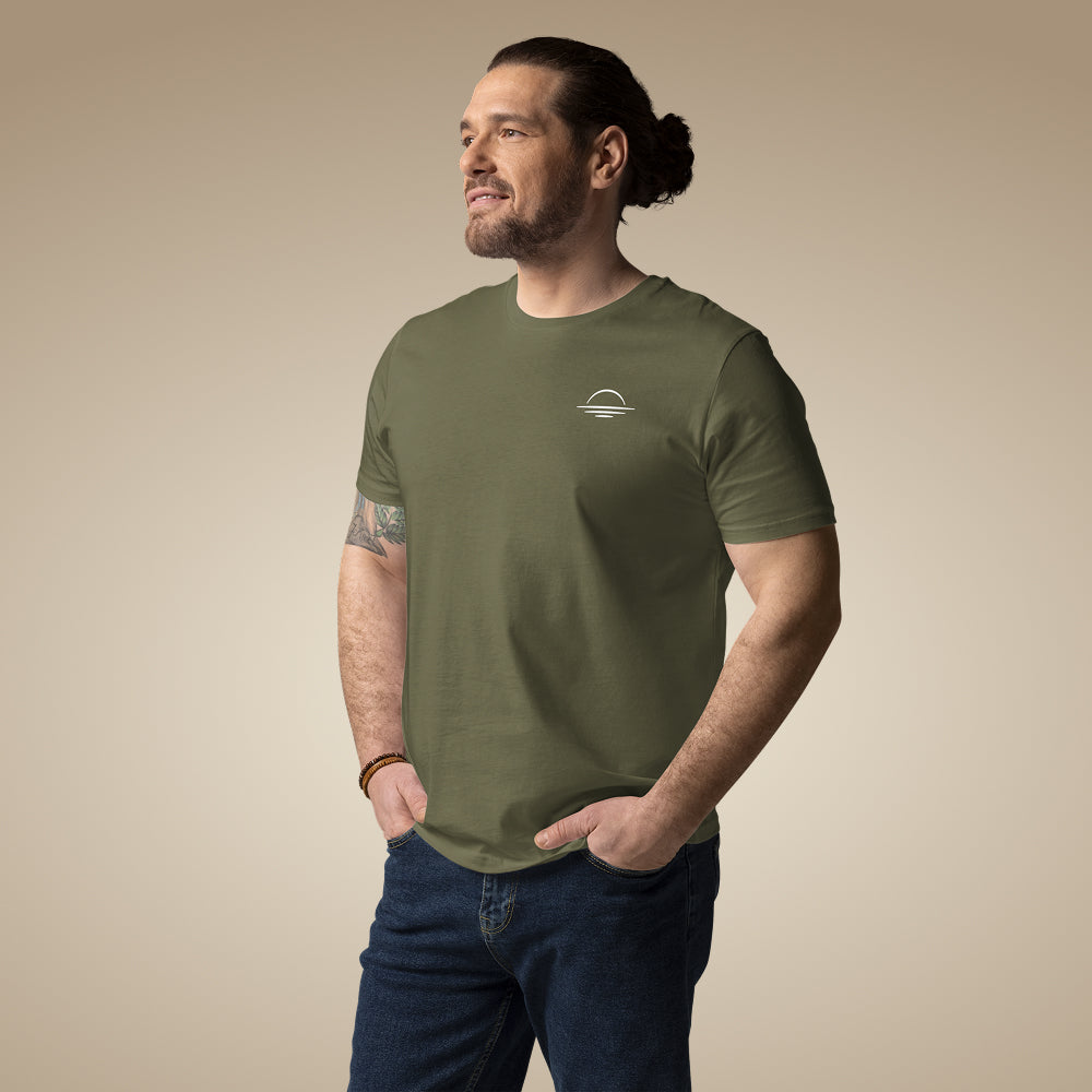 Men’s organic cotton t-shirt in khaki with minimal chest logo